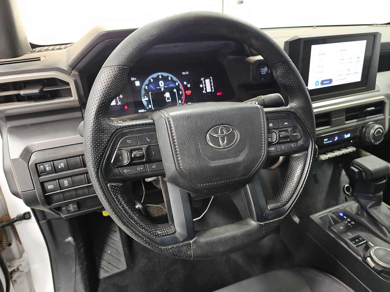 2024 Toyota Tacoma SR5 AWD