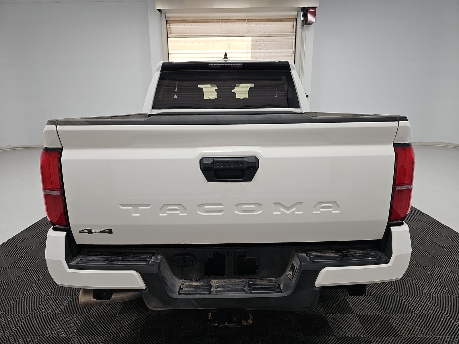 2024 Toyota Tacoma SR5 AWD