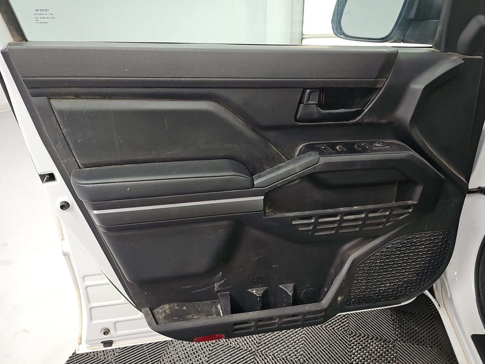 2024 Toyota Tacoma SR5 AWD