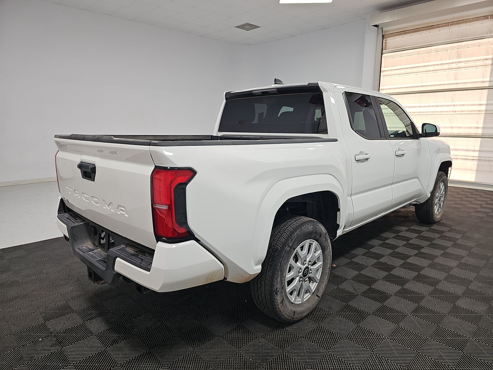 2024 Toyota Tacoma SR5 AWD