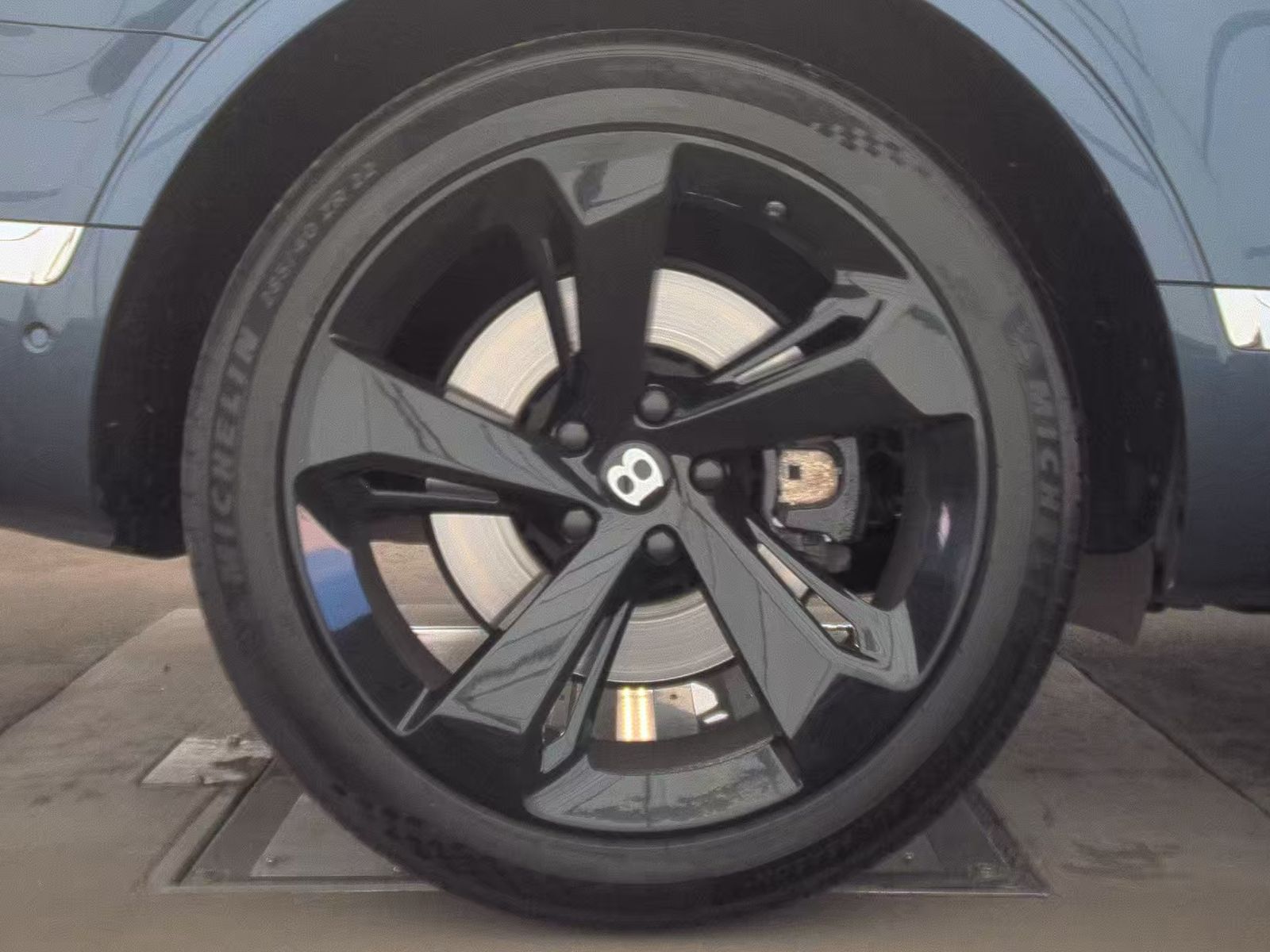 2019 Bentley Bentayga V8 AWD