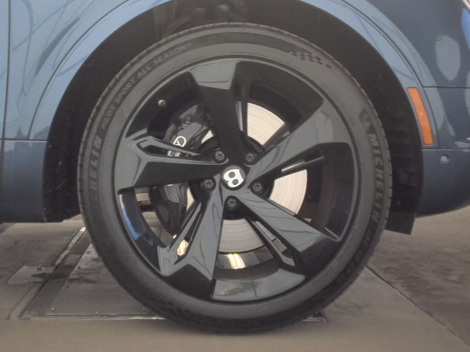 2019 Bentley Bentayga V8 AWD