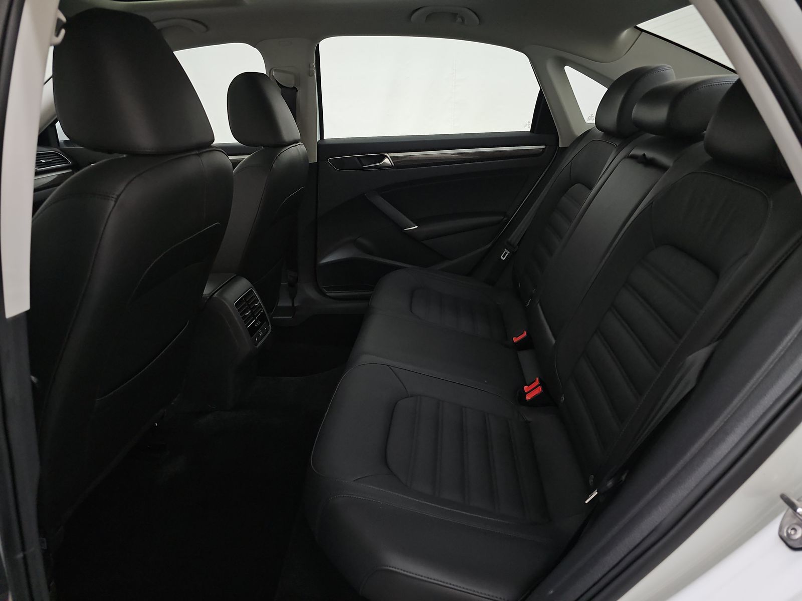 2018 Volkswagen Passat 2.0T SEL Premium FWD