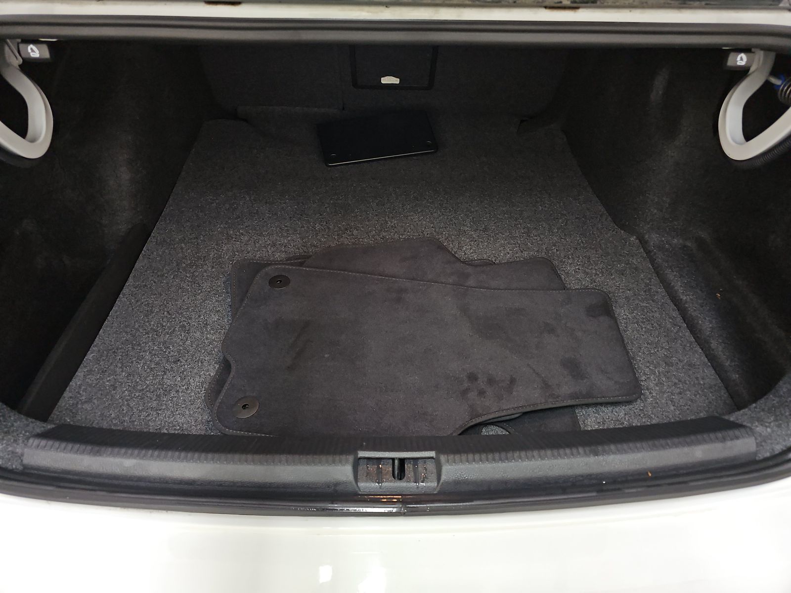 2018 Volkswagen Passat 2.0T SEL Premium FWD