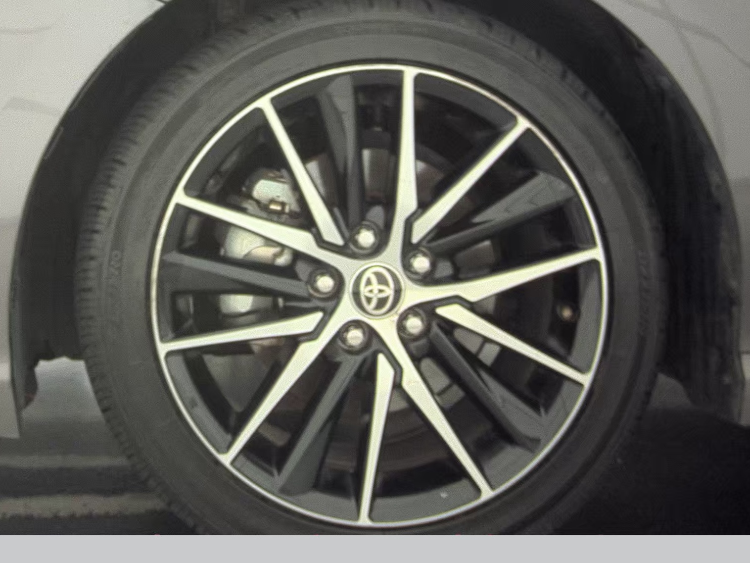 2024 Toyota Camry SE FWD