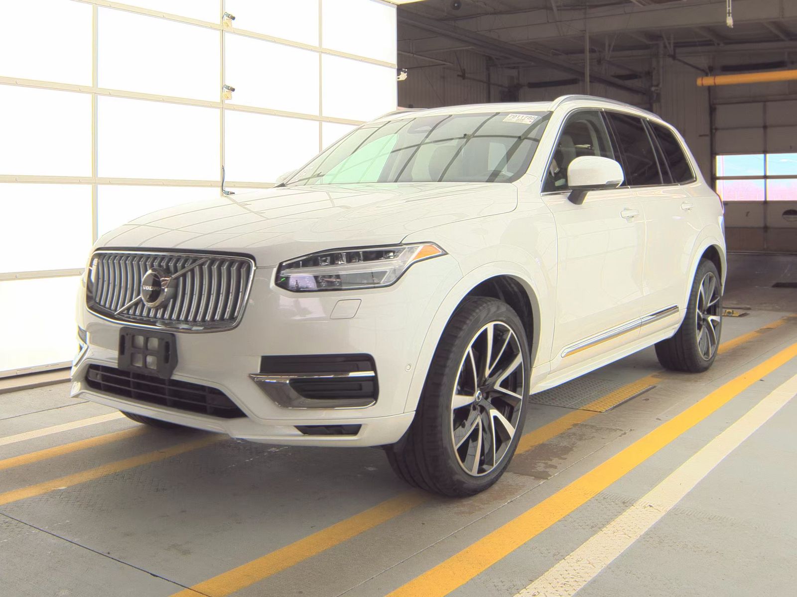 2023 Volvo XC90 B6 Plus AWD