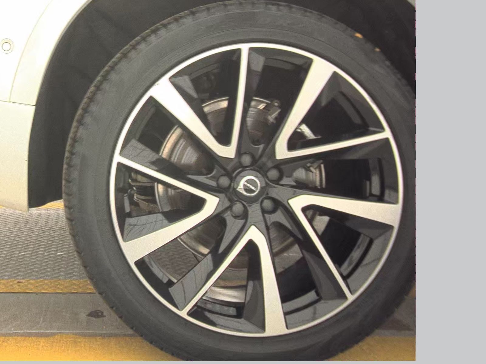 2023 Volvo XC90 B6 Plus AWD