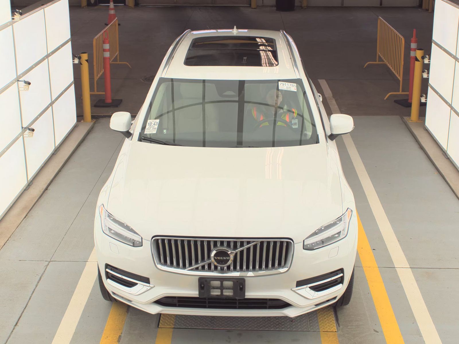 2023 Volvo XC90 B6 Plus AWD