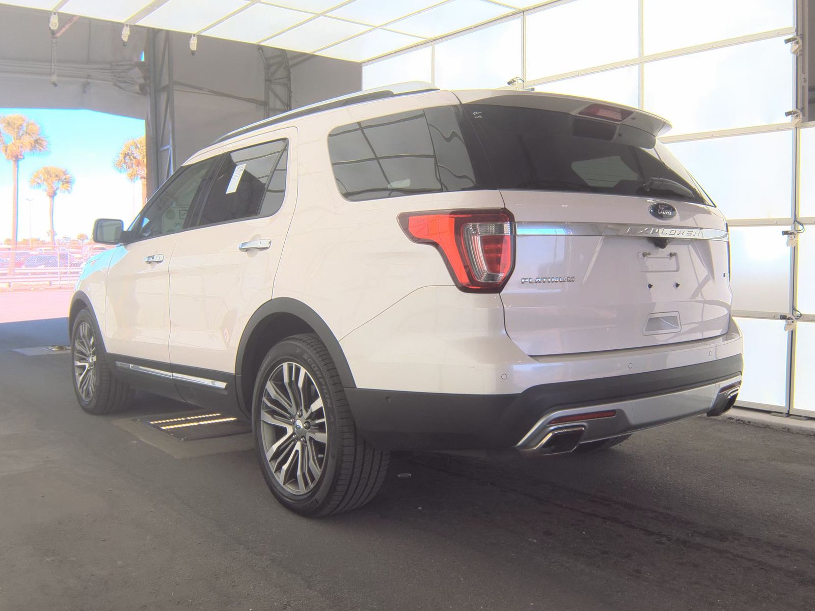 2017 Ford Explorer Platinum AWD