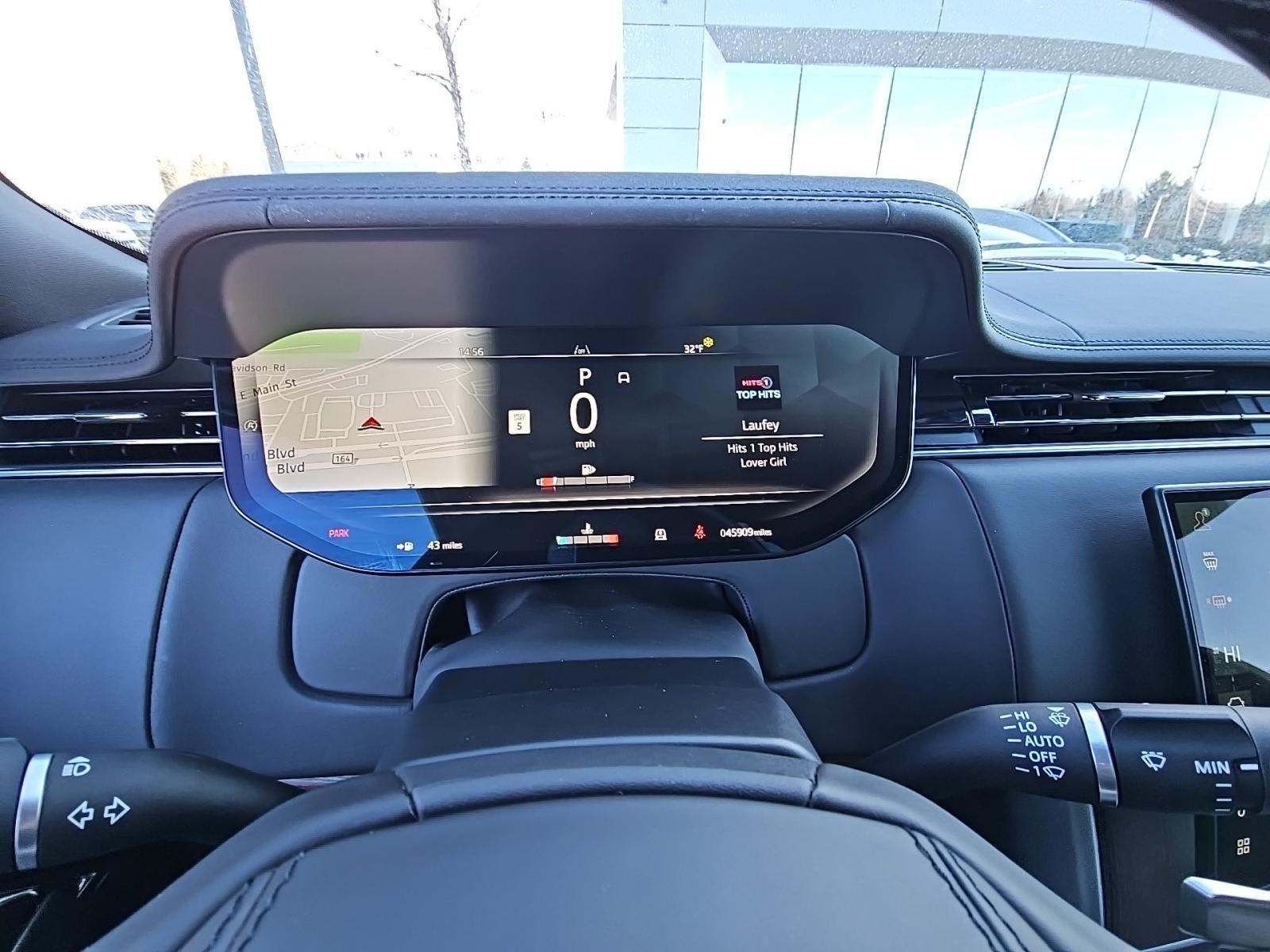 2024 Land Rover Range Rover SE LWB AWD