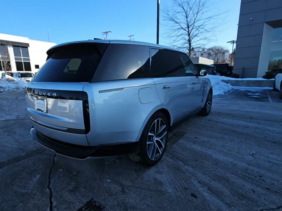 2024 Land Rover Range Rover SE LWB AWD