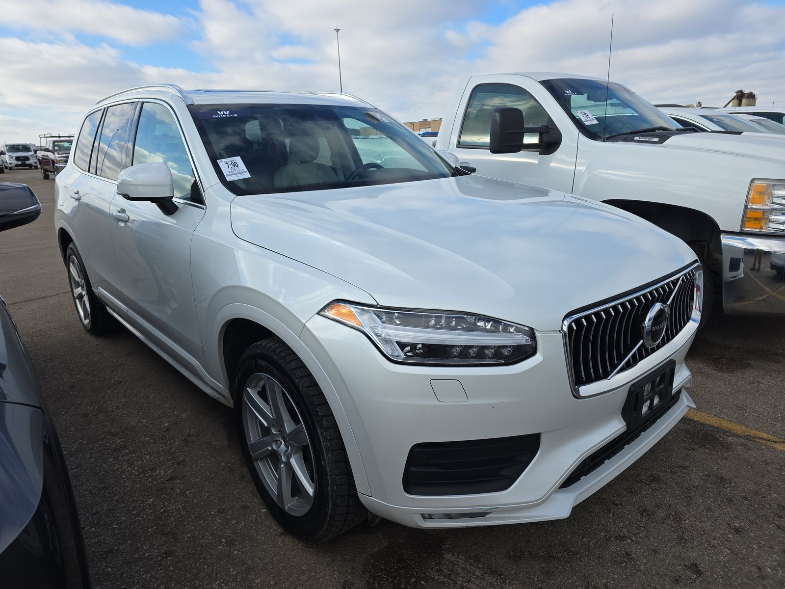 2022 Volvo XC90 T5 Momentum AWD