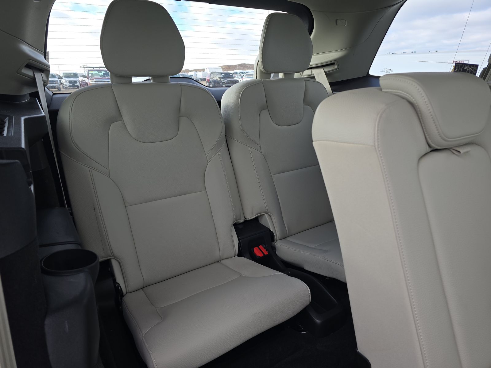 2022 Volvo XC90 T5 Momentum AWD