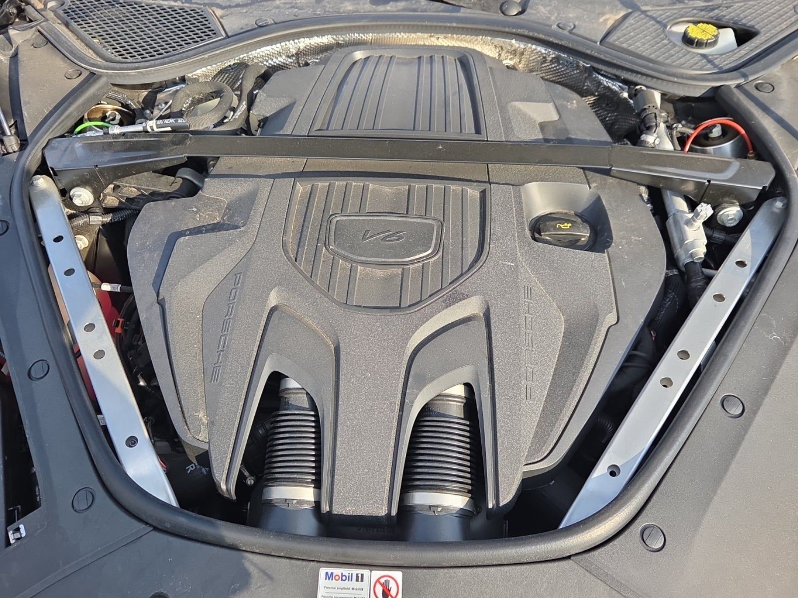 2023 Porsche Panamera 4 Platinum Edition AWD