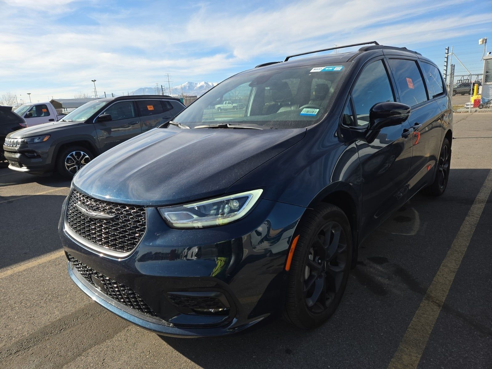 2022 Chrysler Pacifica Limited AWD