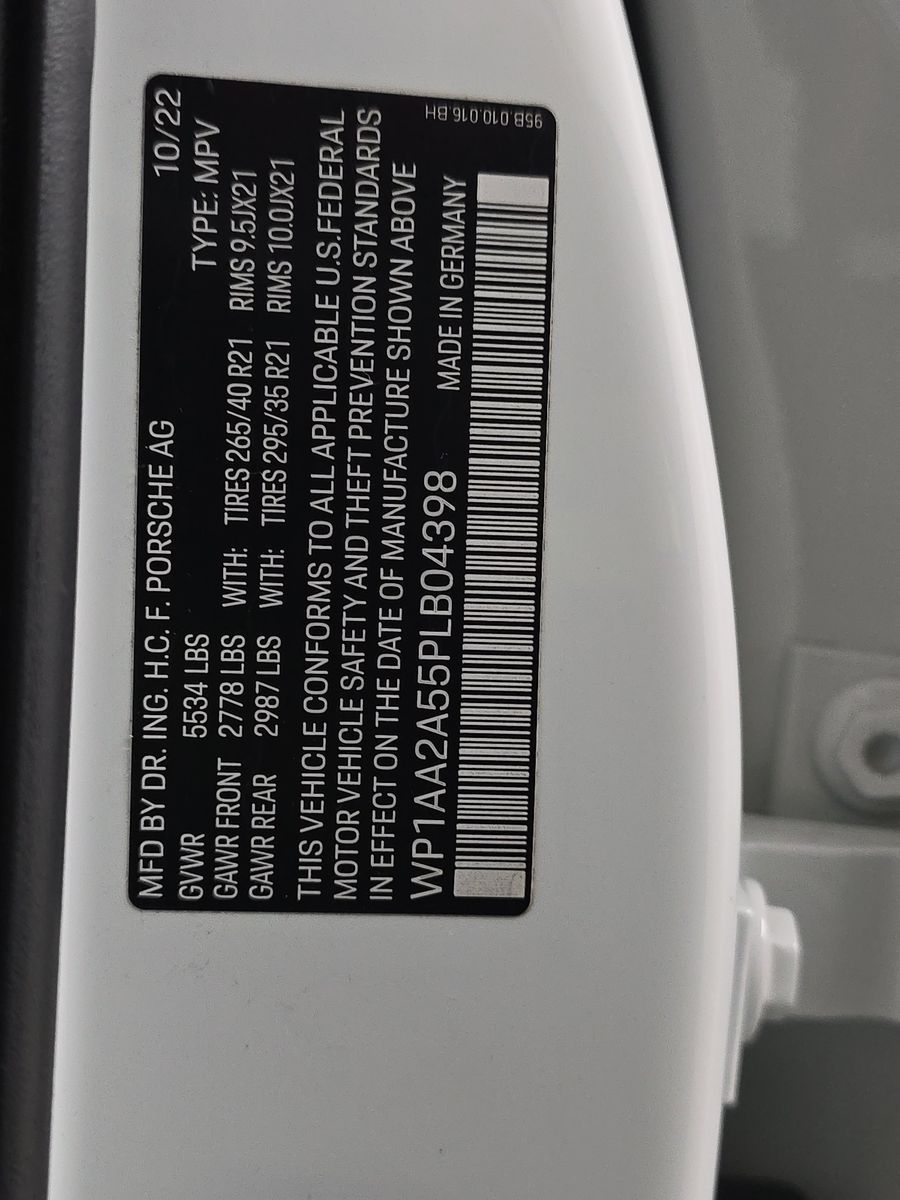 2023 Porsche Macan T AWD