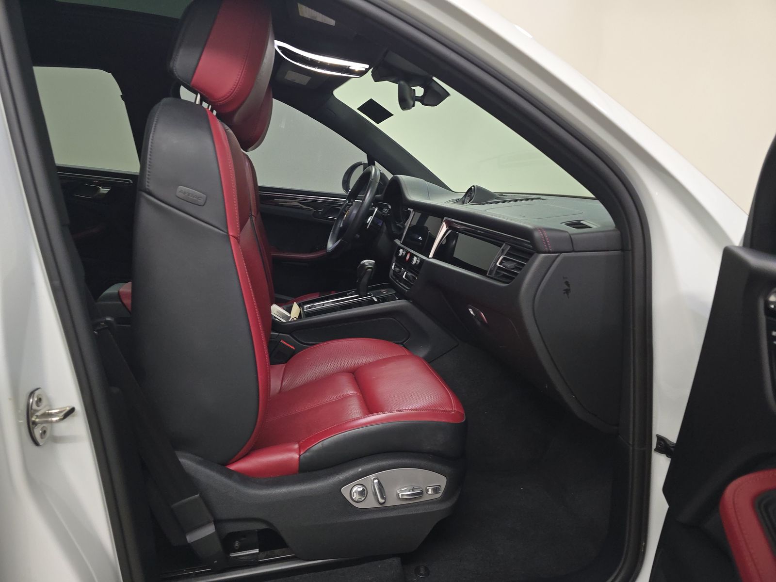 2023 Porsche Macan T AWD