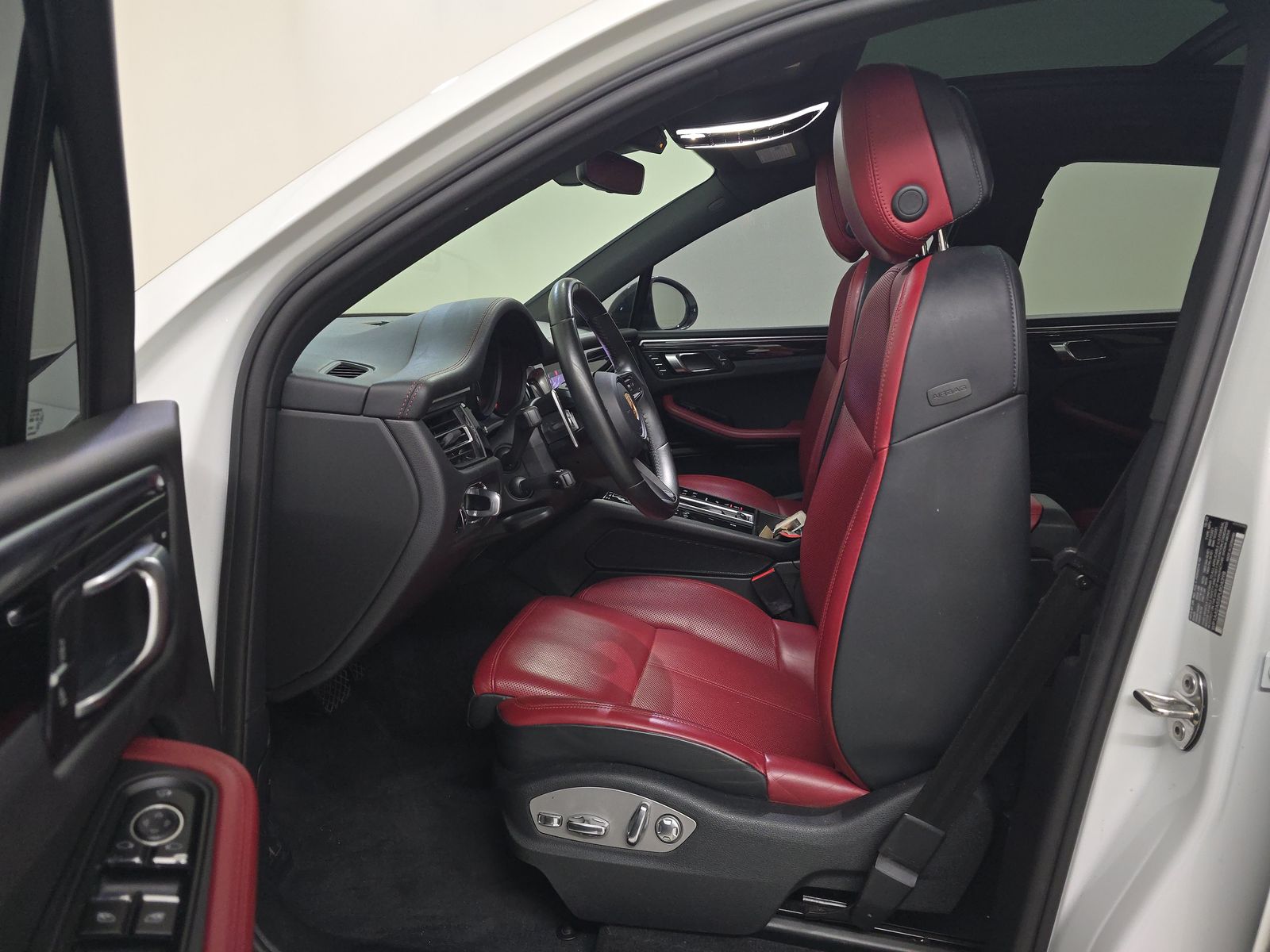 2023 Porsche Macan T AWD