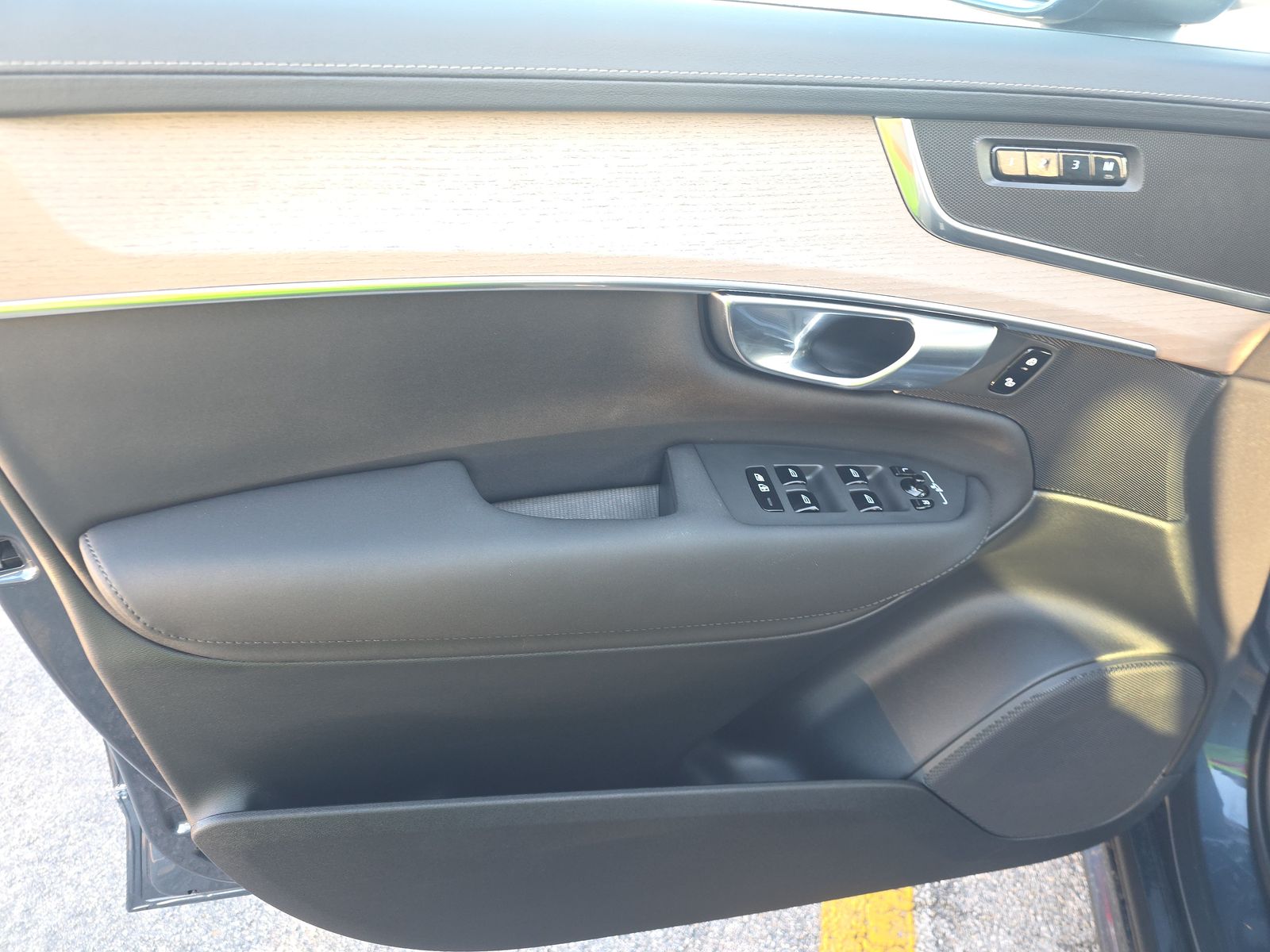 2025 Volvo XC90 B5 Plus AWD