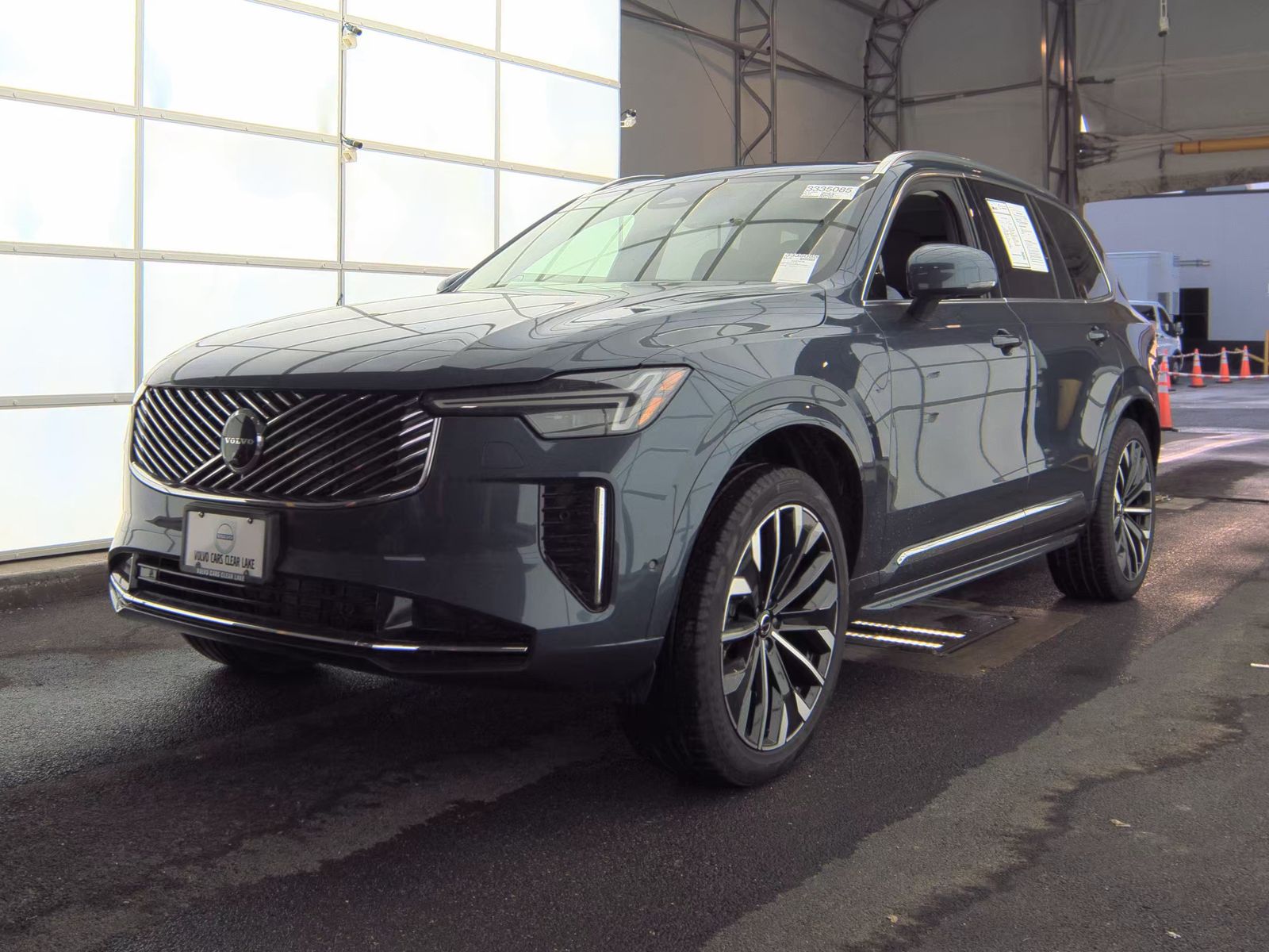 2025 Volvo XC90 B5 Plus AWD