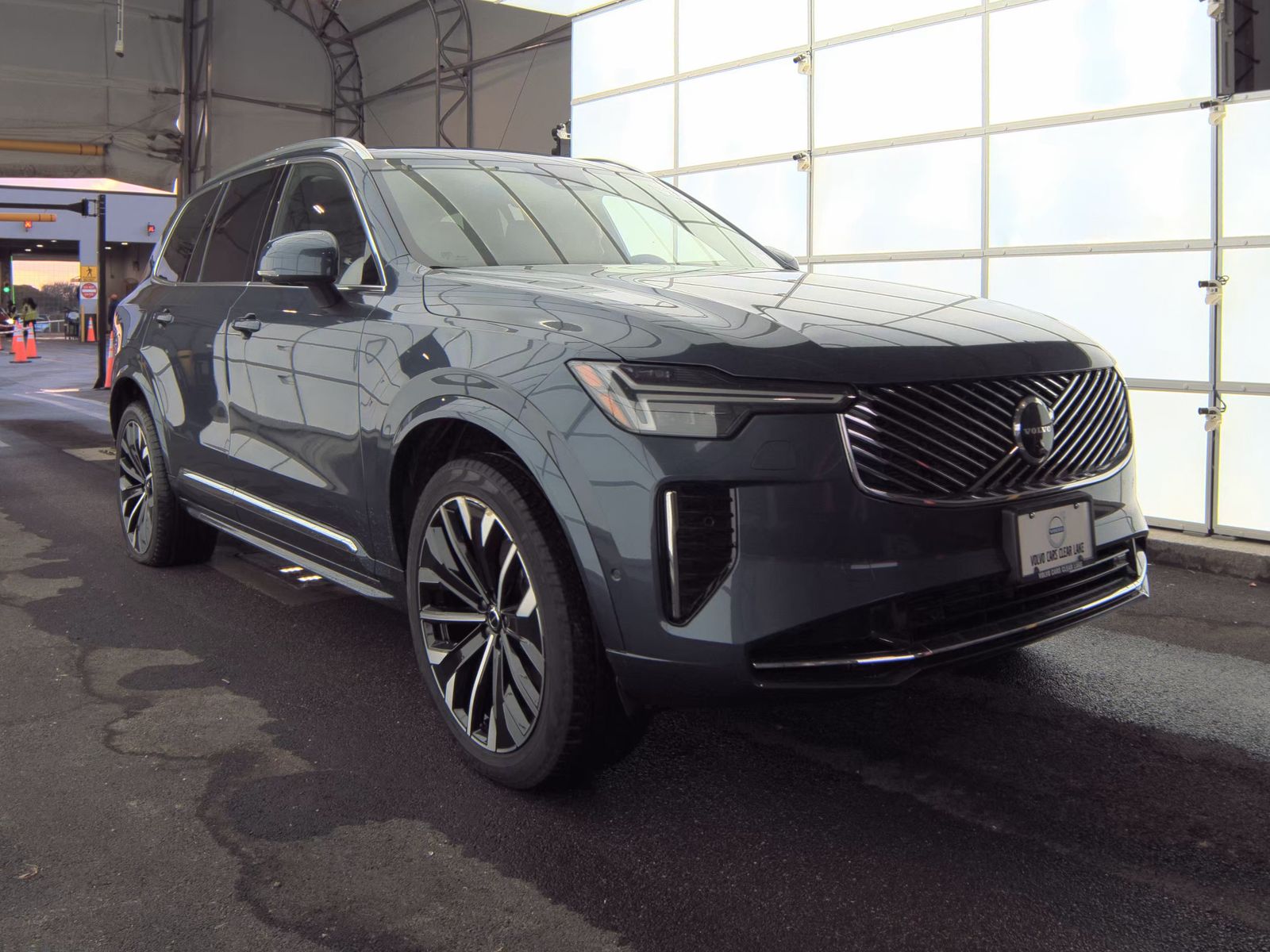 2025 Volvo XC90 B5 Plus AWD