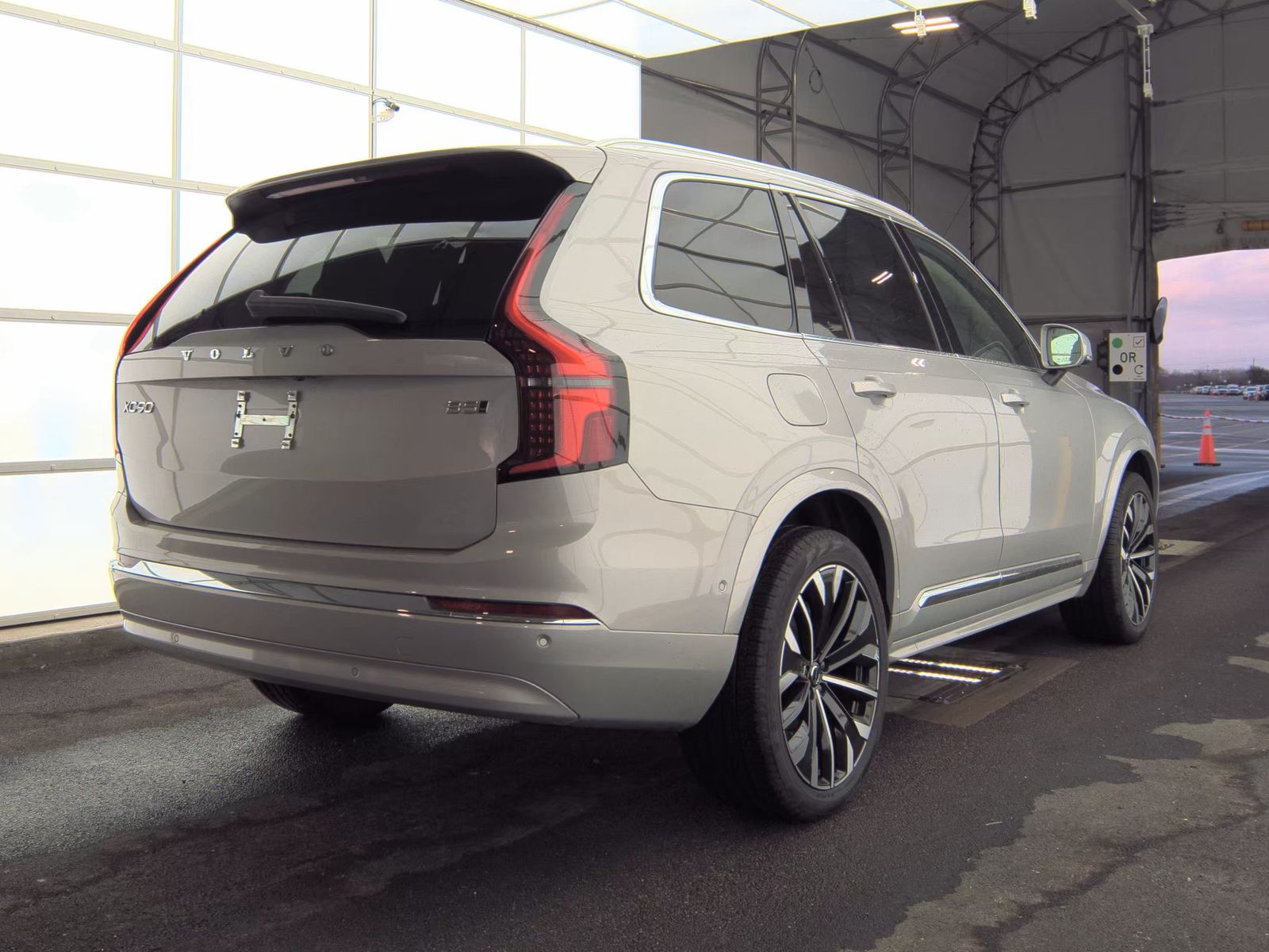 2025 Volvo XC90 B5 Plus AWD