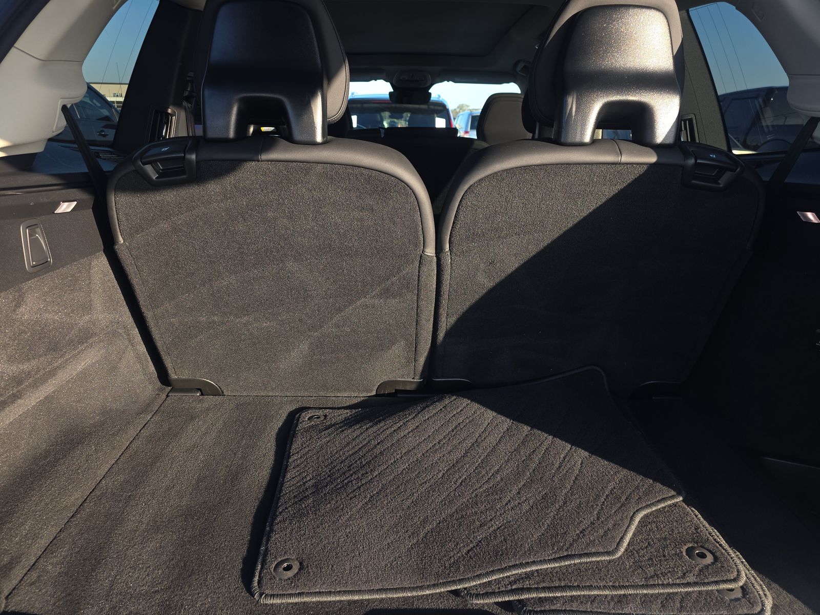 2025 Volvo XC90 B5 Plus AWD