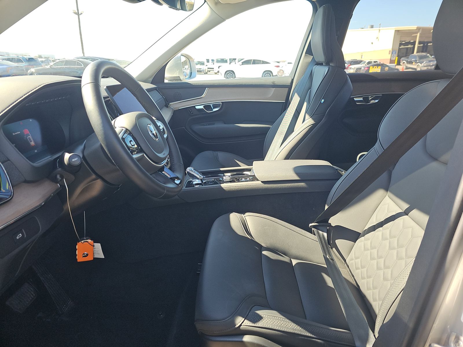 2025 Volvo XC90 B6 Plus AWD