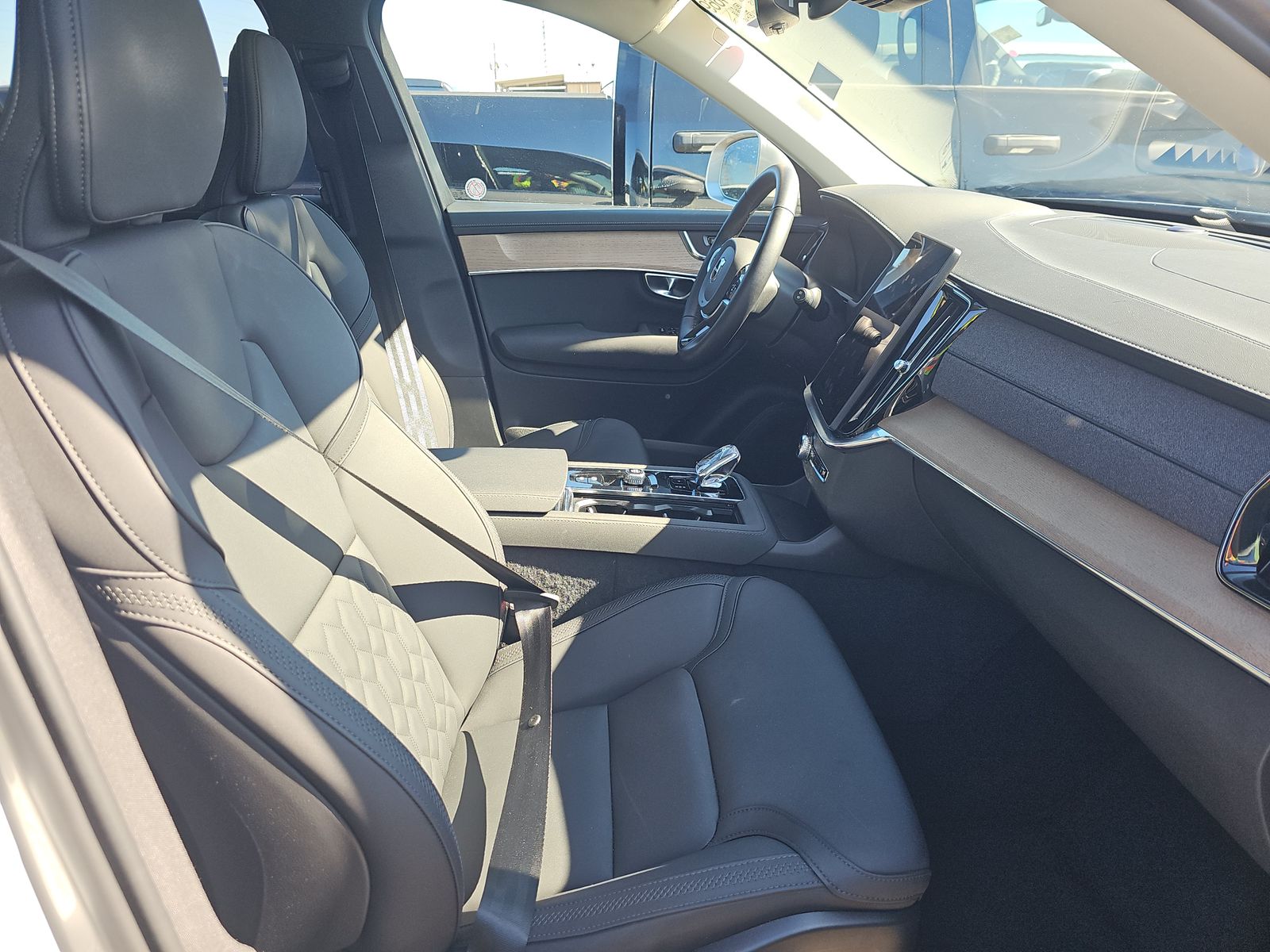 2025 Volvo XC90 B6 Plus AWD