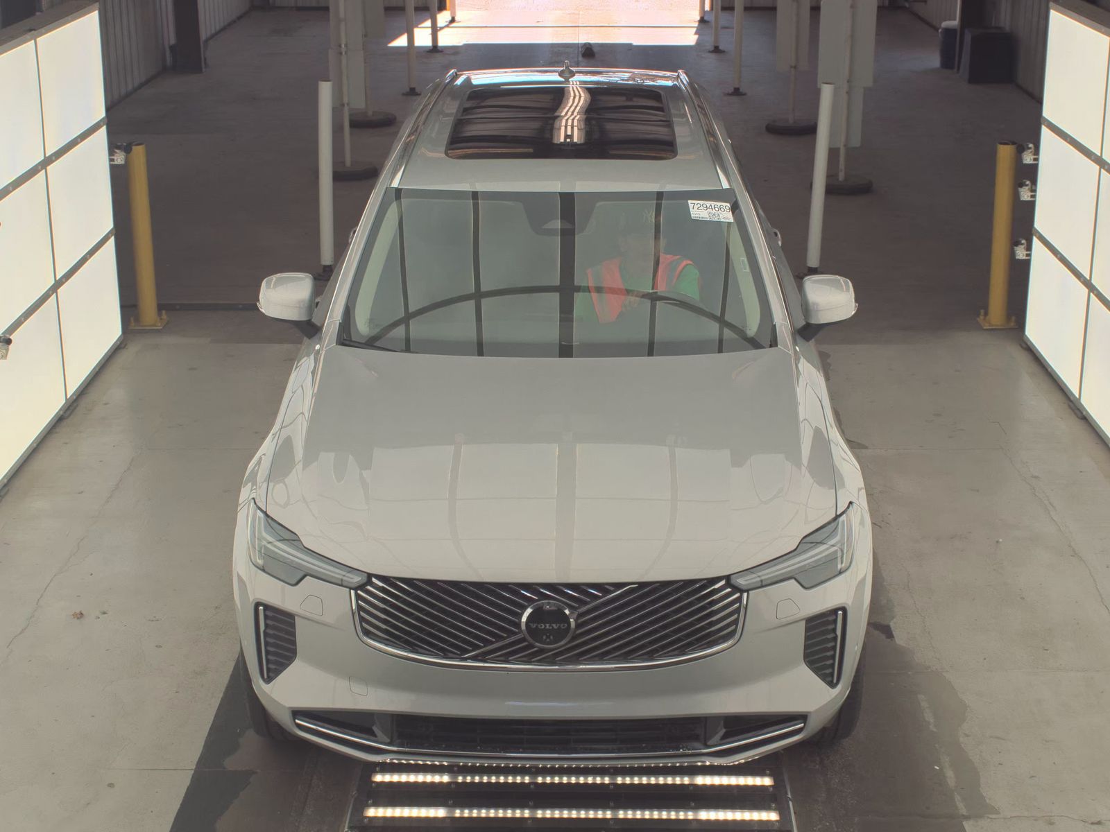 2025 Volvo XC90 B6 Plus AWD