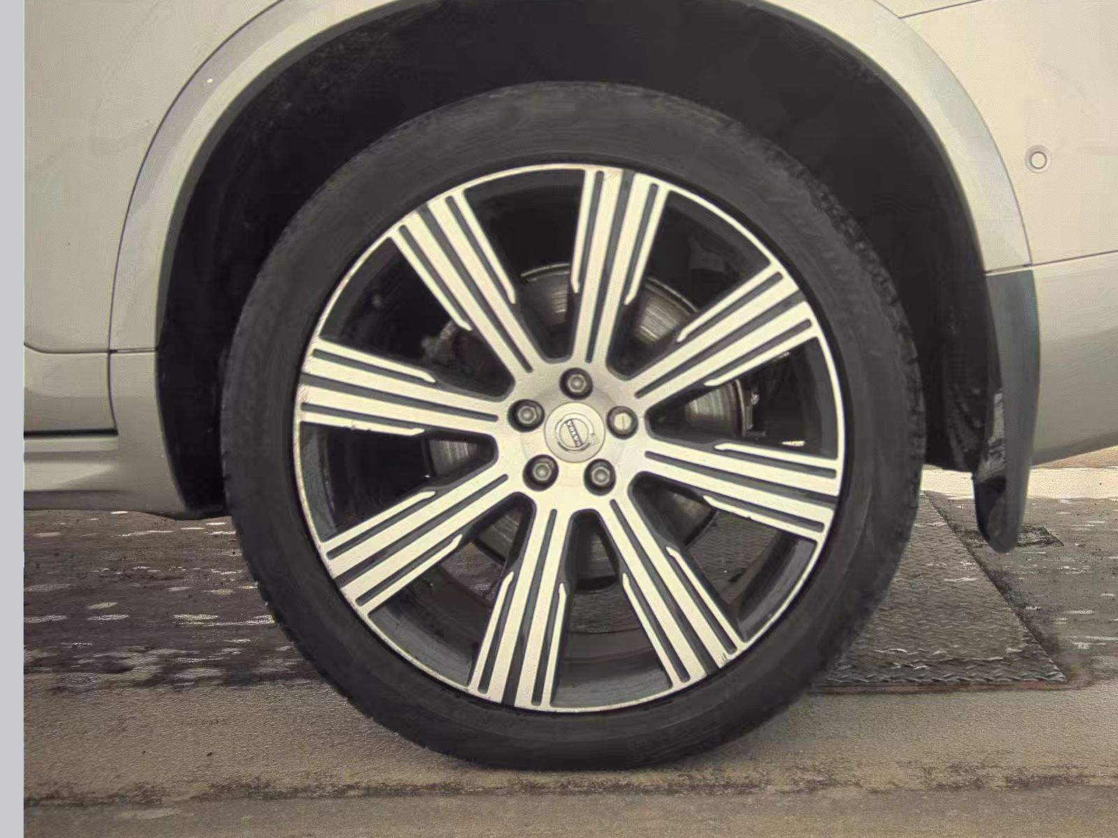 2024 Volvo XC90 B6 Plus AWD