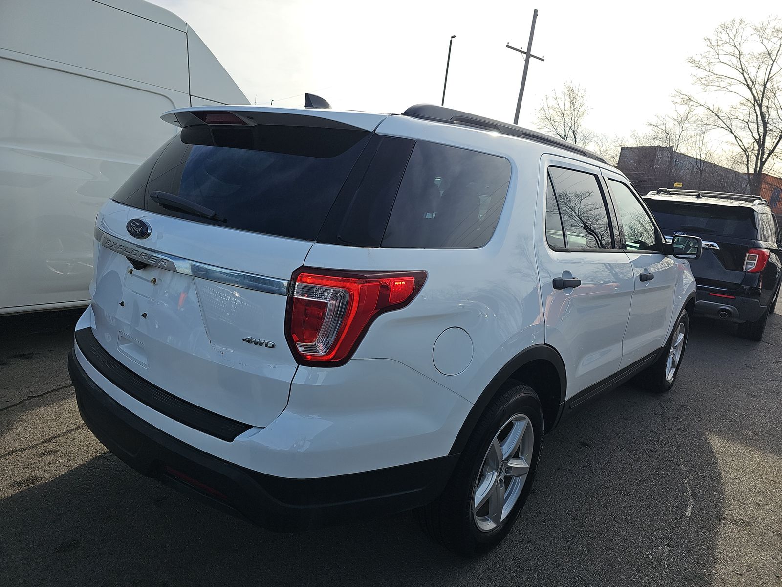 FORD EXPLORER - 5