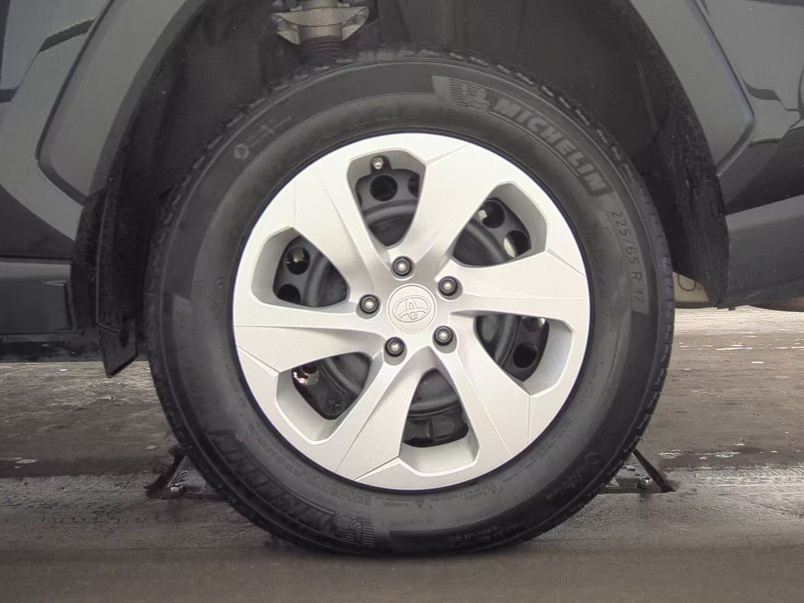 2024 Toyota RAV4 LE AWD