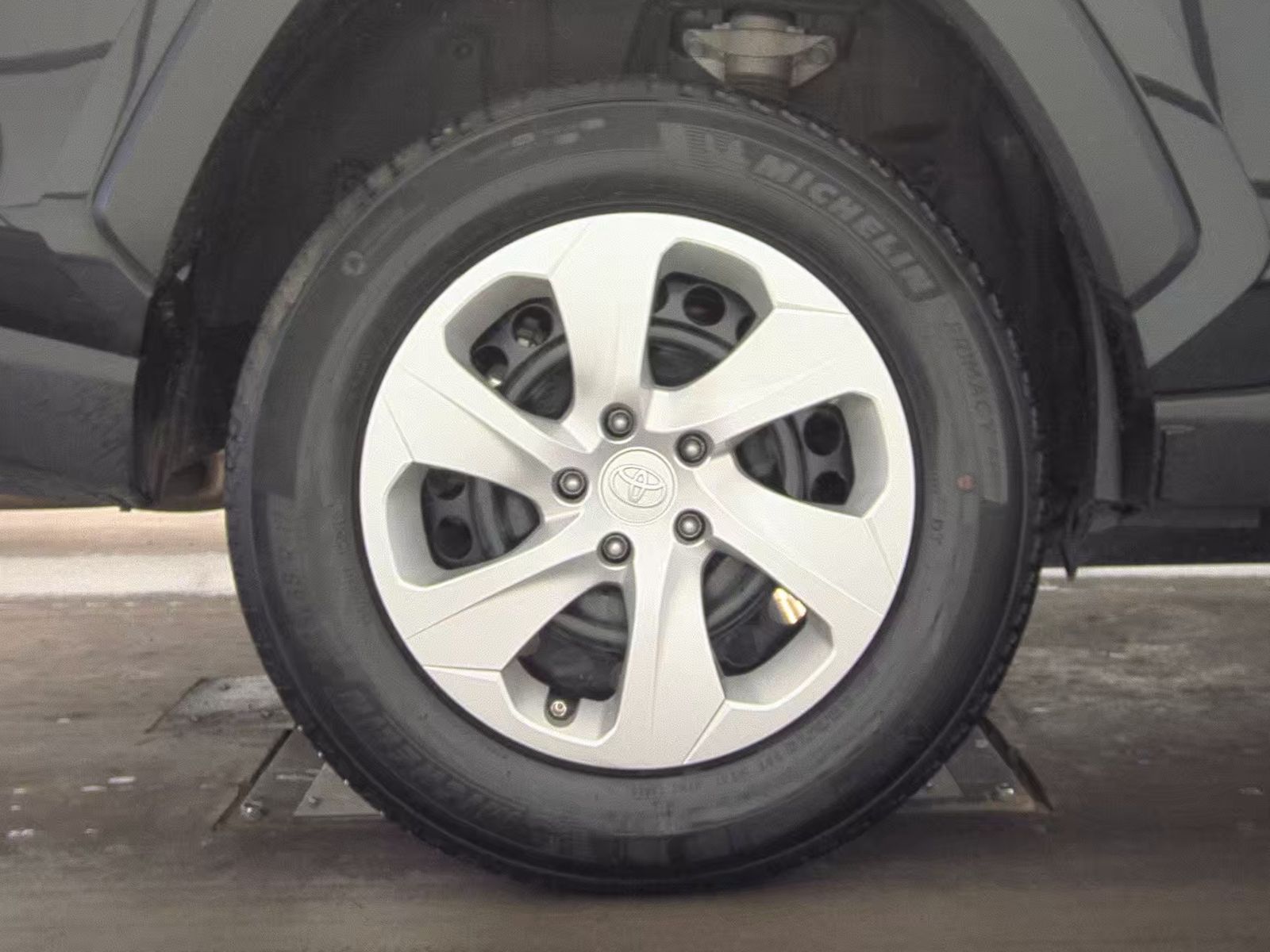 2024 Toyota RAV4 LE AWD