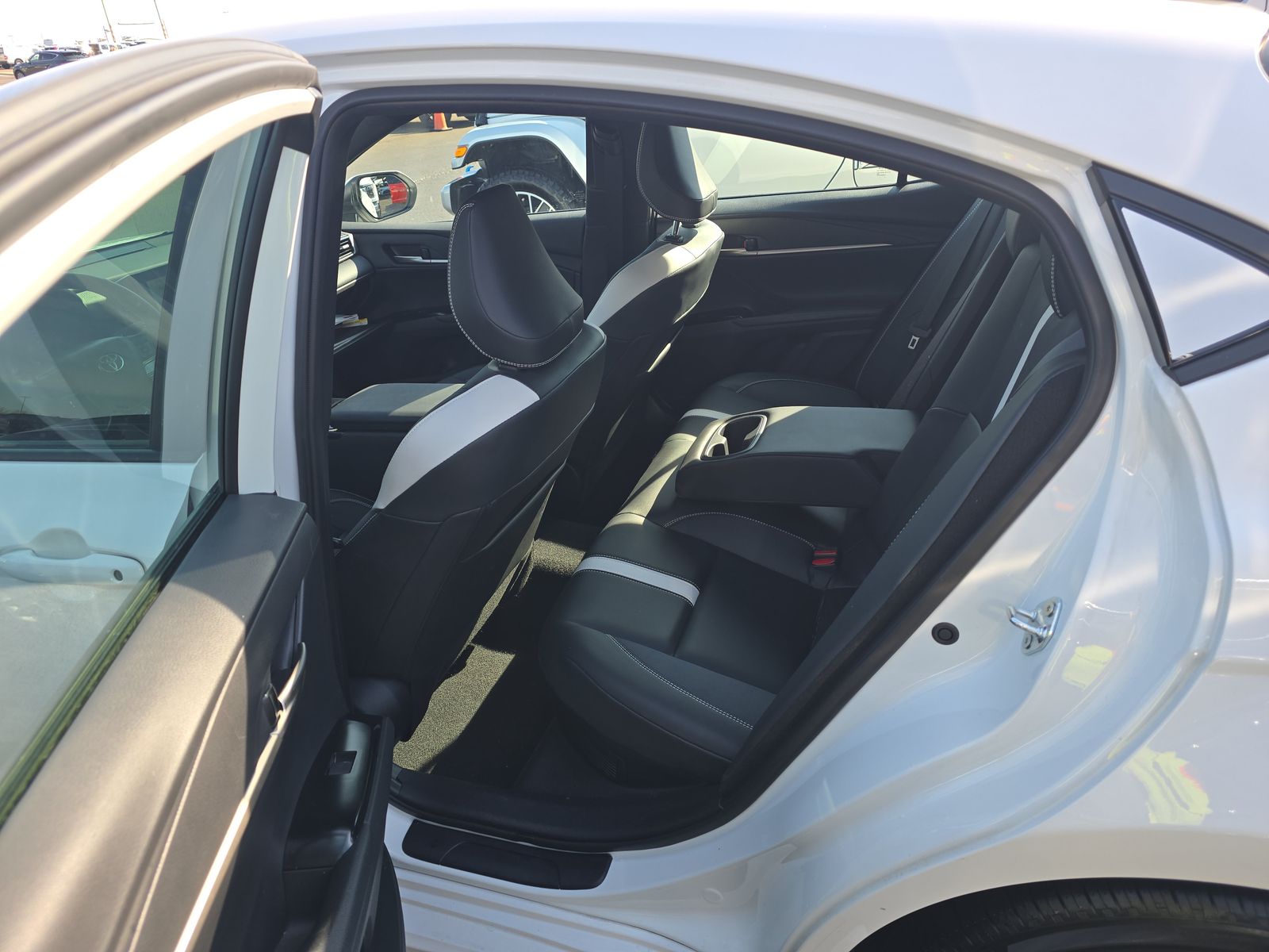 2025 Toyota Camry SE FWD