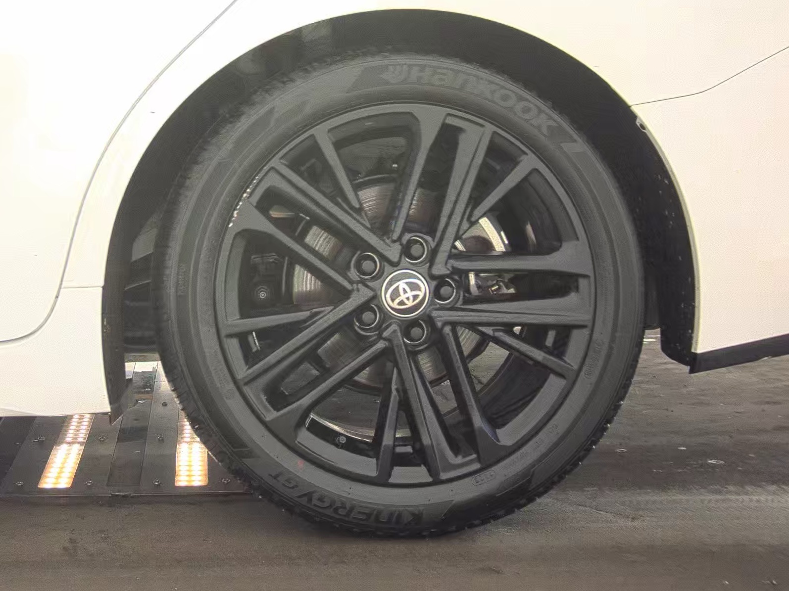 2025 Toyota Camry SE FWD