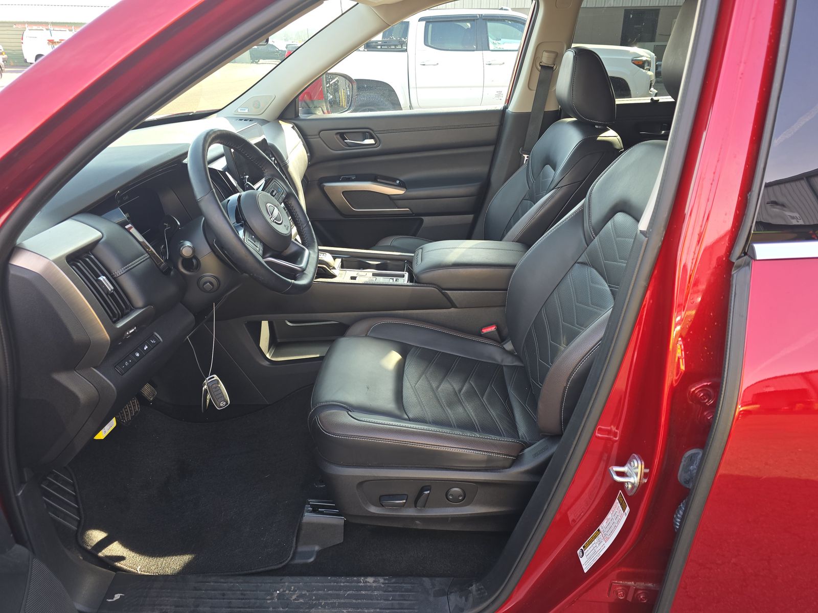 2024 Nissan Pathfinder Platinum FWD