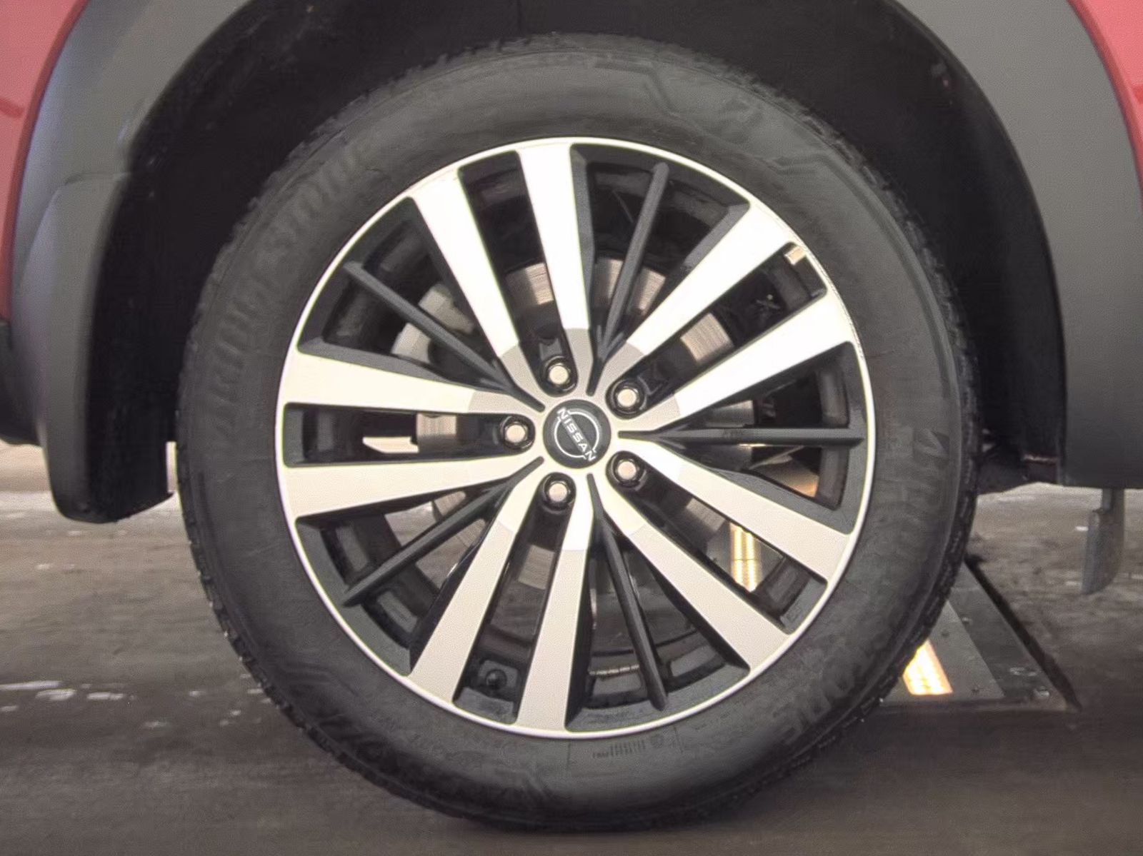 2024 Nissan Pathfinder Platinum FWD