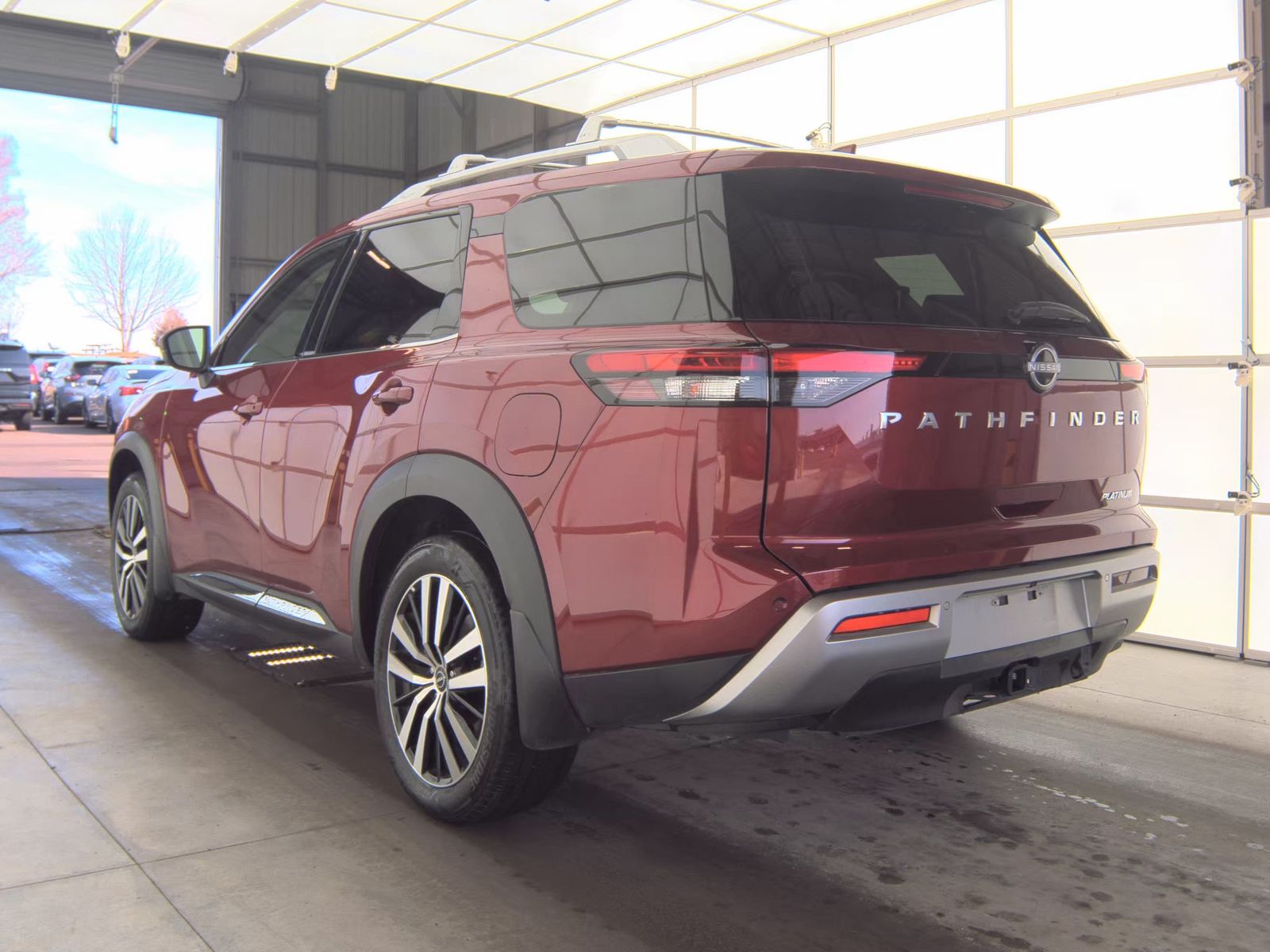 2024 Nissan Pathfinder Platinum FWD