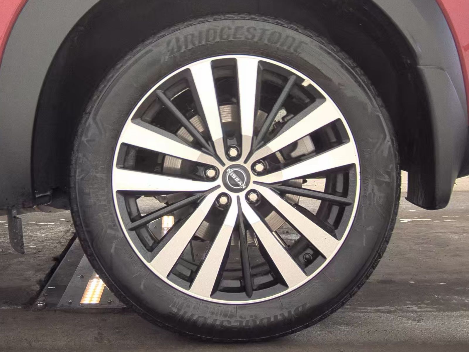 2024 Nissan Pathfinder Platinum FWD