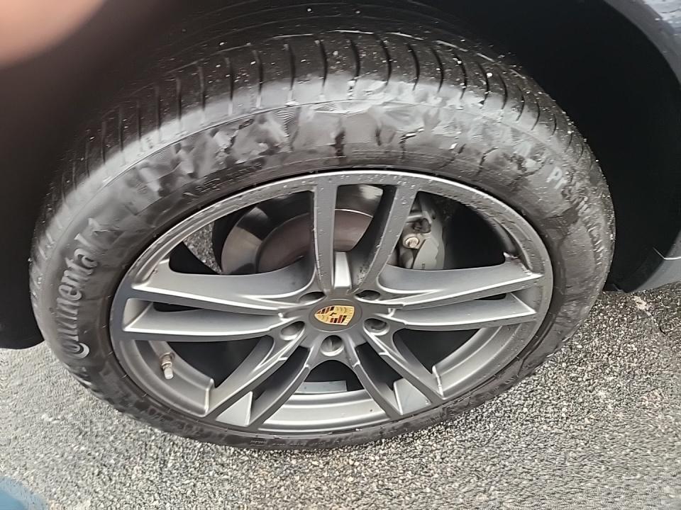 2022 Porsche Cayenne S Platinum Edition AWD