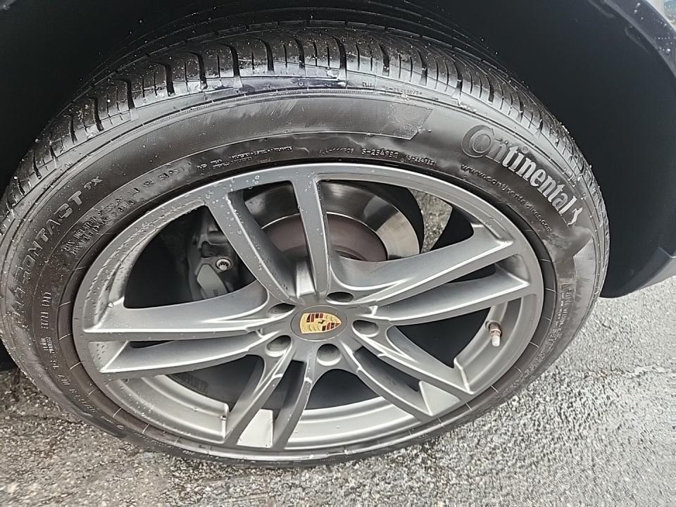 2022 Porsche Cayenne S Platinum Edition AWD