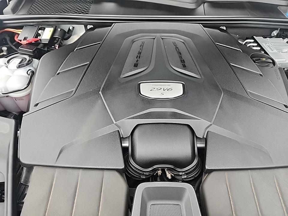 2022 Porsche Cayenne S Platinum Edition AWD