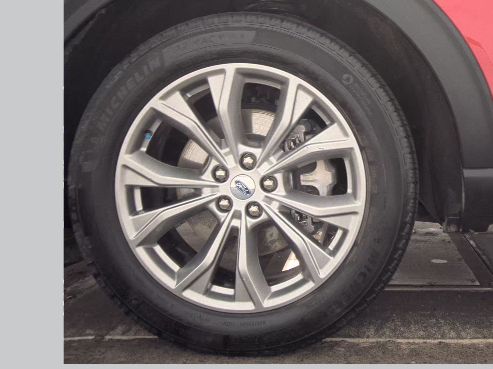 2023 Ford Explorer XLT RWD