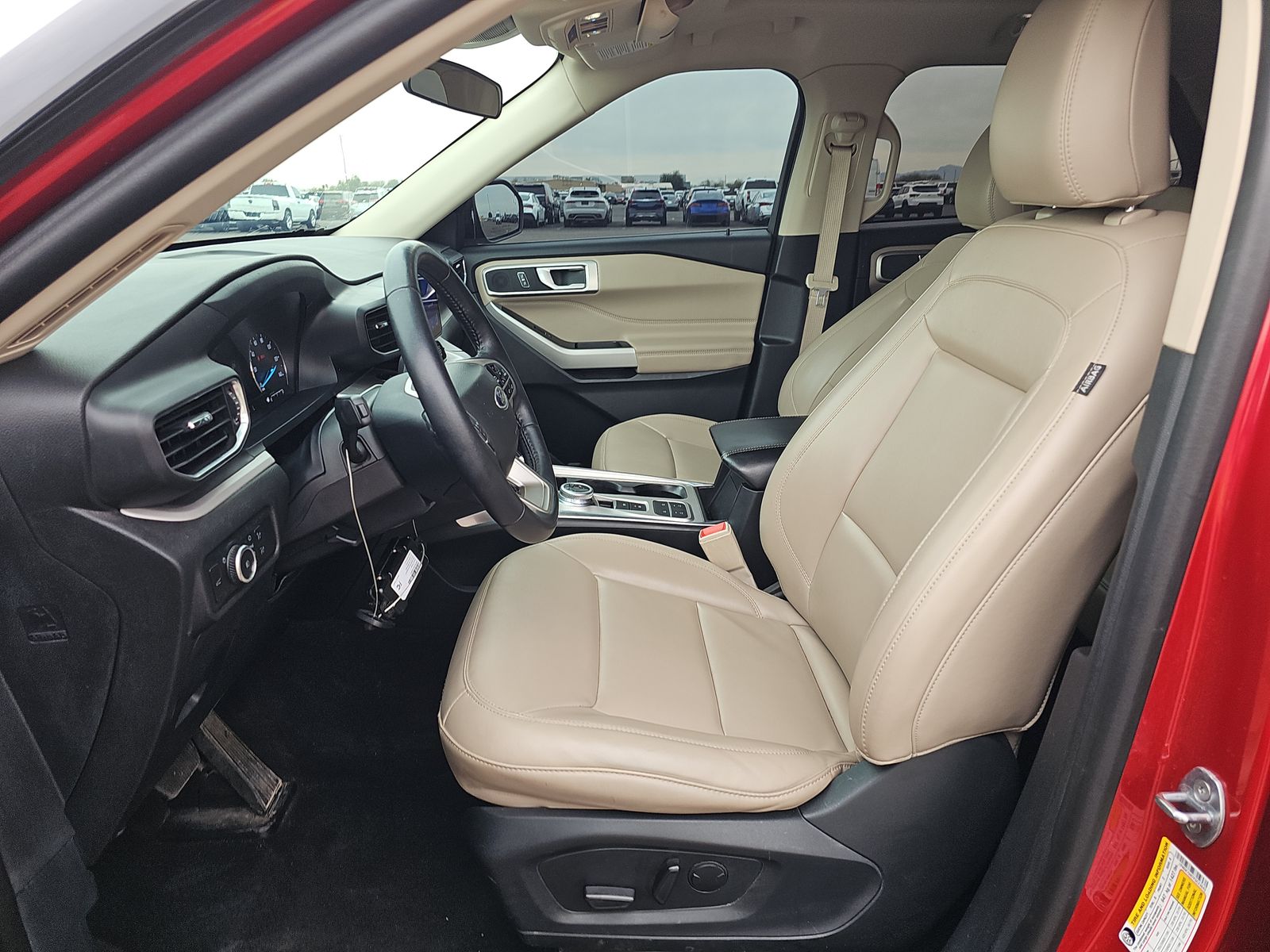 2023 Ford Explorer XLT RWD