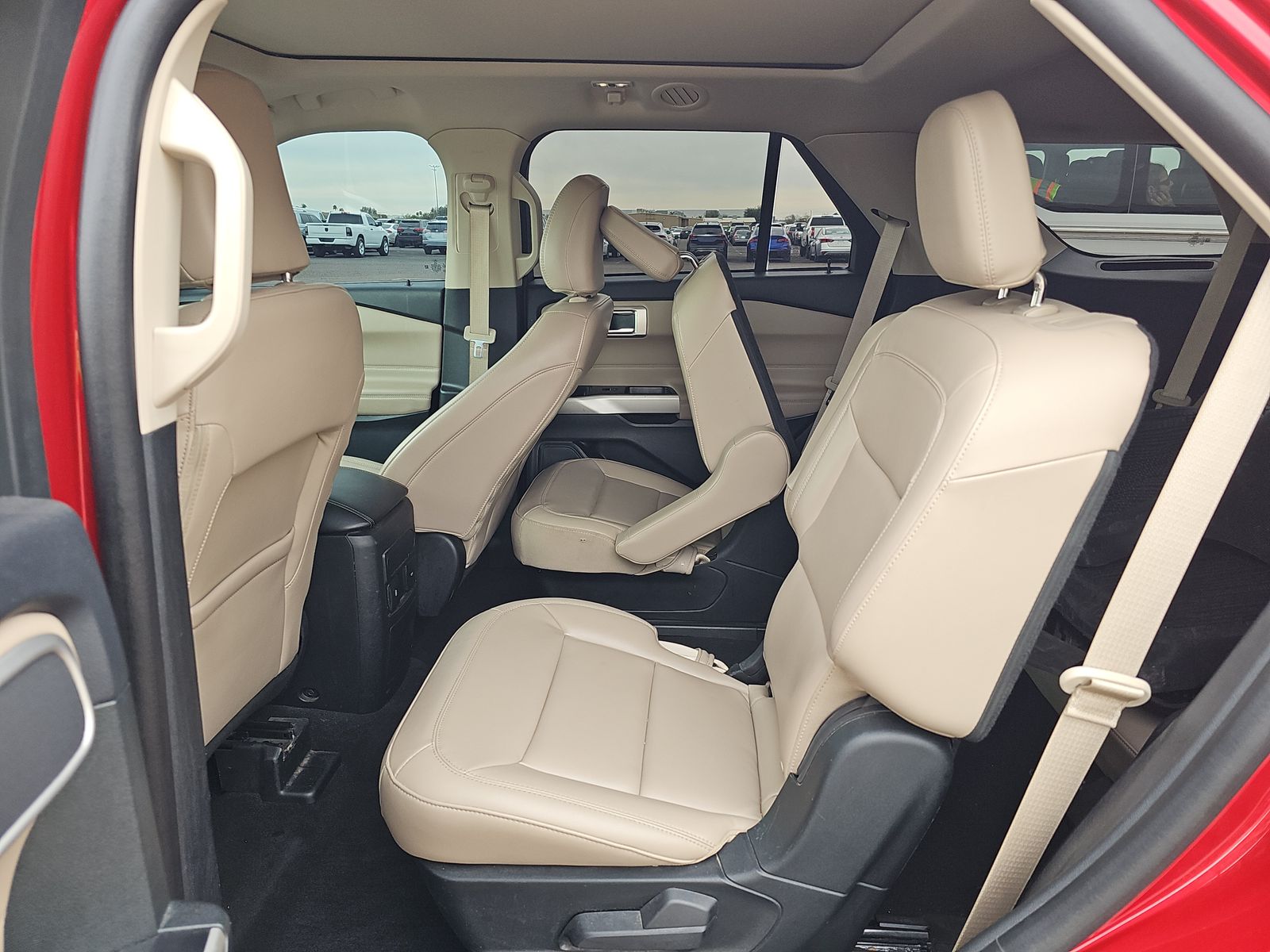 2023 Ford Explorer XLT RWD