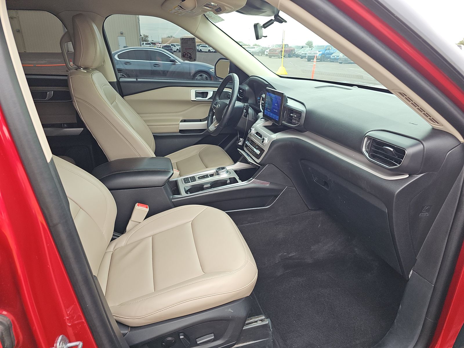 2023 Ford Explorer XLT RWD