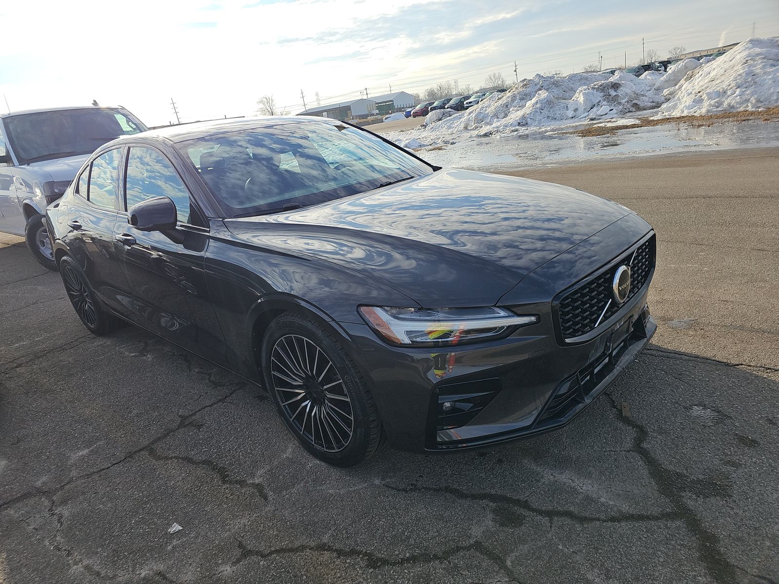 2024 Volvo S60 B5 Plus AWD