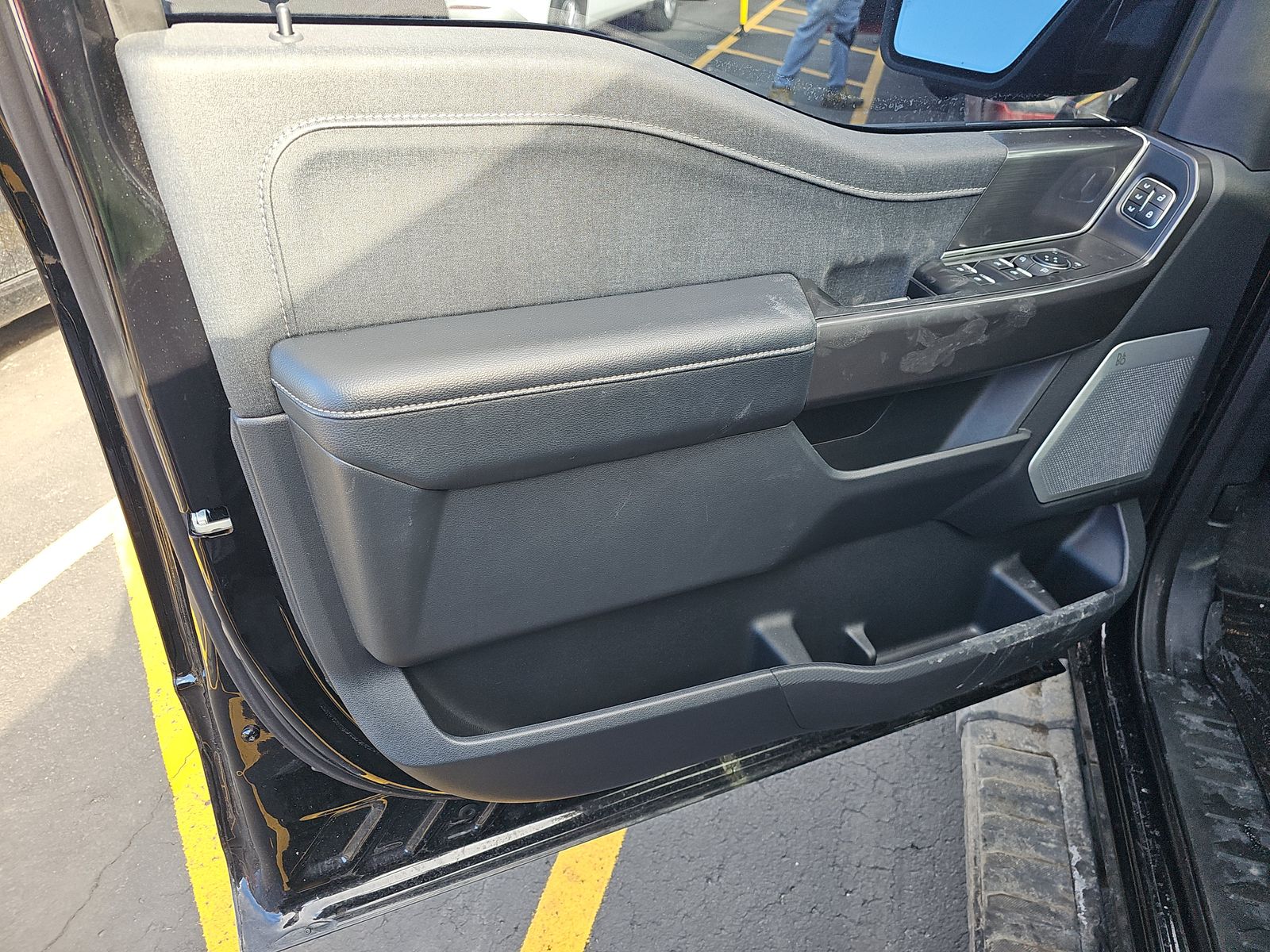 2024 Ford F-150 Hybrid Lariat AWD