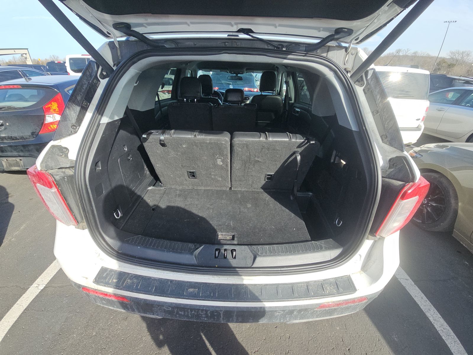 2023 Ford Explorer XLT RWD